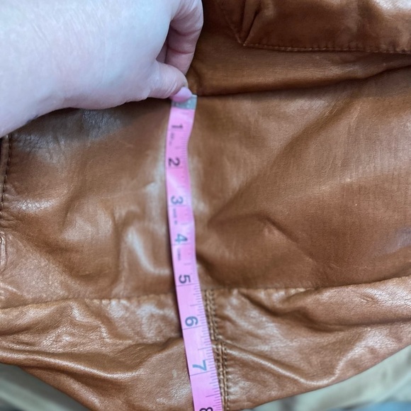 Bueno Handbag | Super Soft | Color Brown Camel | Carried Once |Adjustable Length - Picture 7 of 9